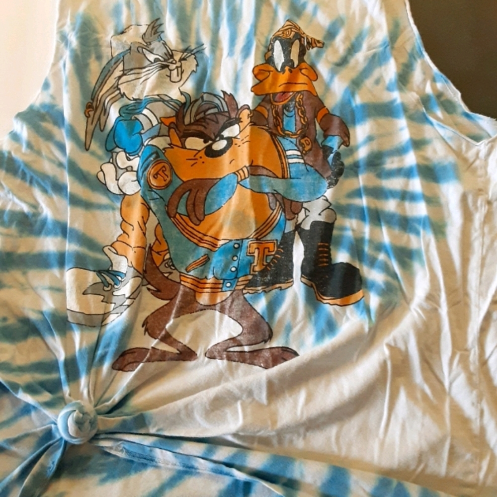 Looney toons tanks tee